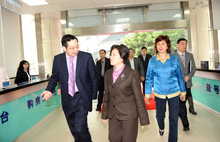 2010年3月，副省長陳樺來我院調(diào)研參觀